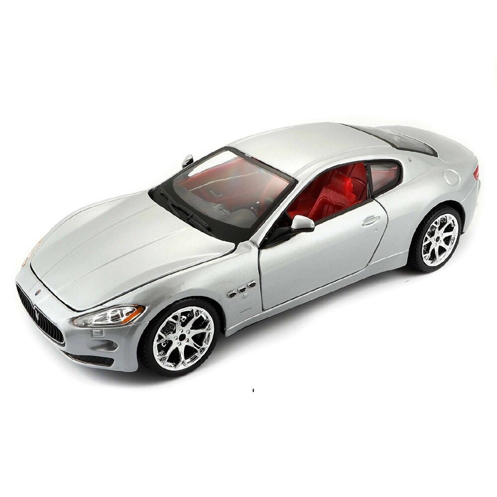 Автомодель - Maserati Grantourismo (2008) (асорті чорний, сріблястий, 1:24)