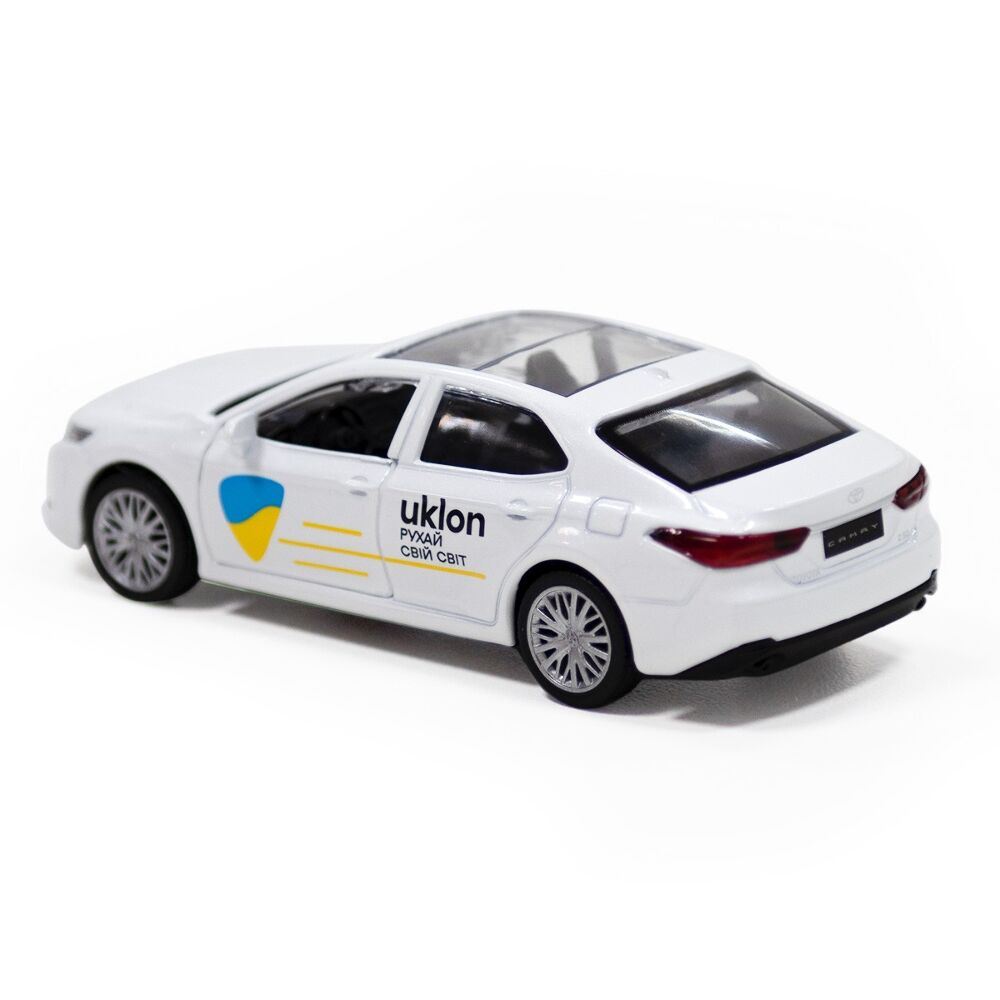 Модель авто - Toyota Camry Uklon (белый)