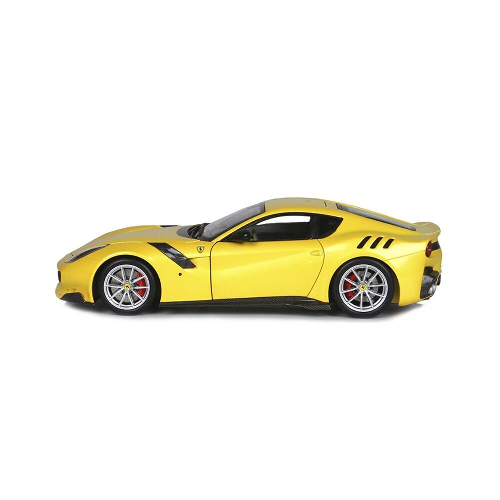 Модель автомобиля - Ferrari F12Tdf (ассорти желтый, красный, 1:24)