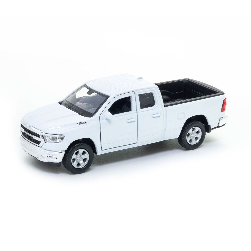 Модель автомобиля - RAM 1500 2019 (белый, черный)