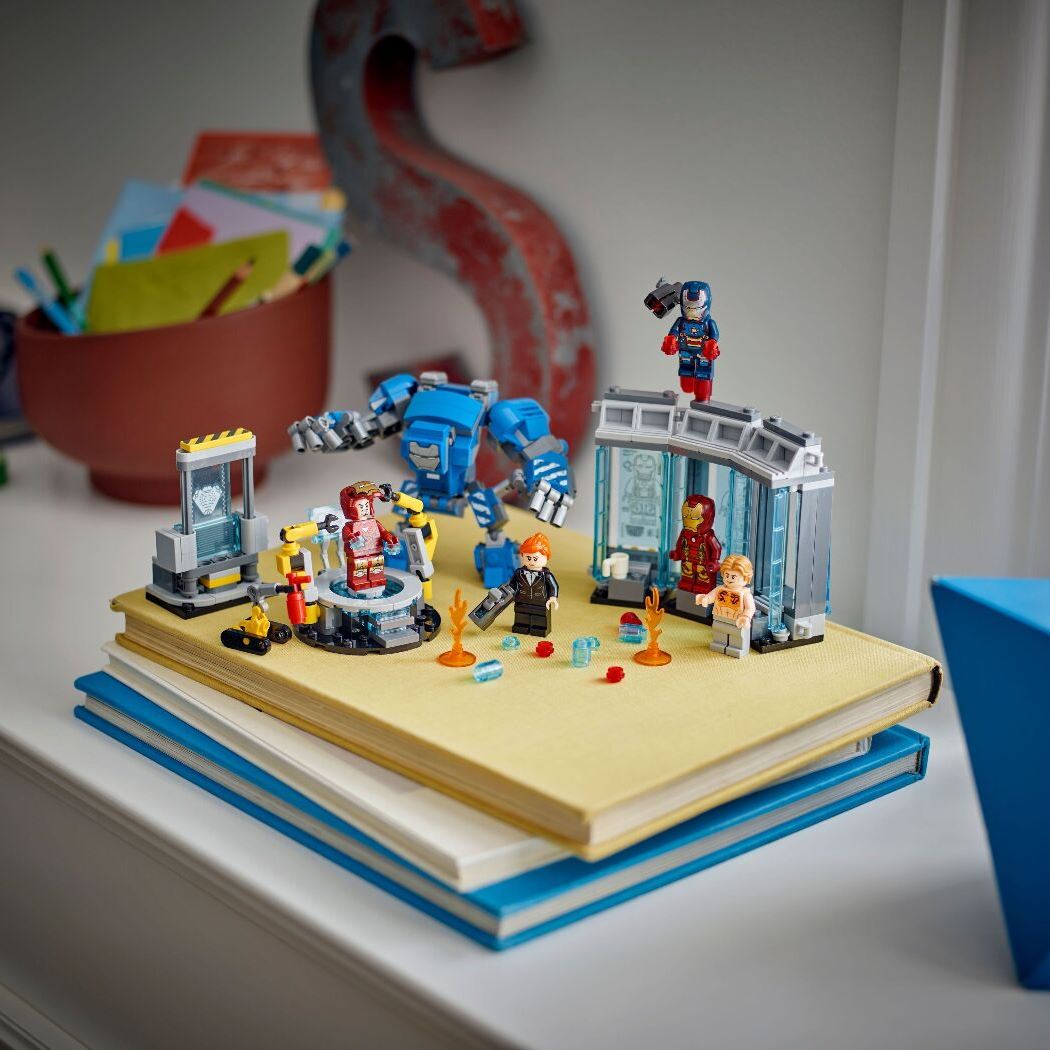 LEGO Конструктор Super Heroes Лабораторія Залізної Людини: зал обладунків