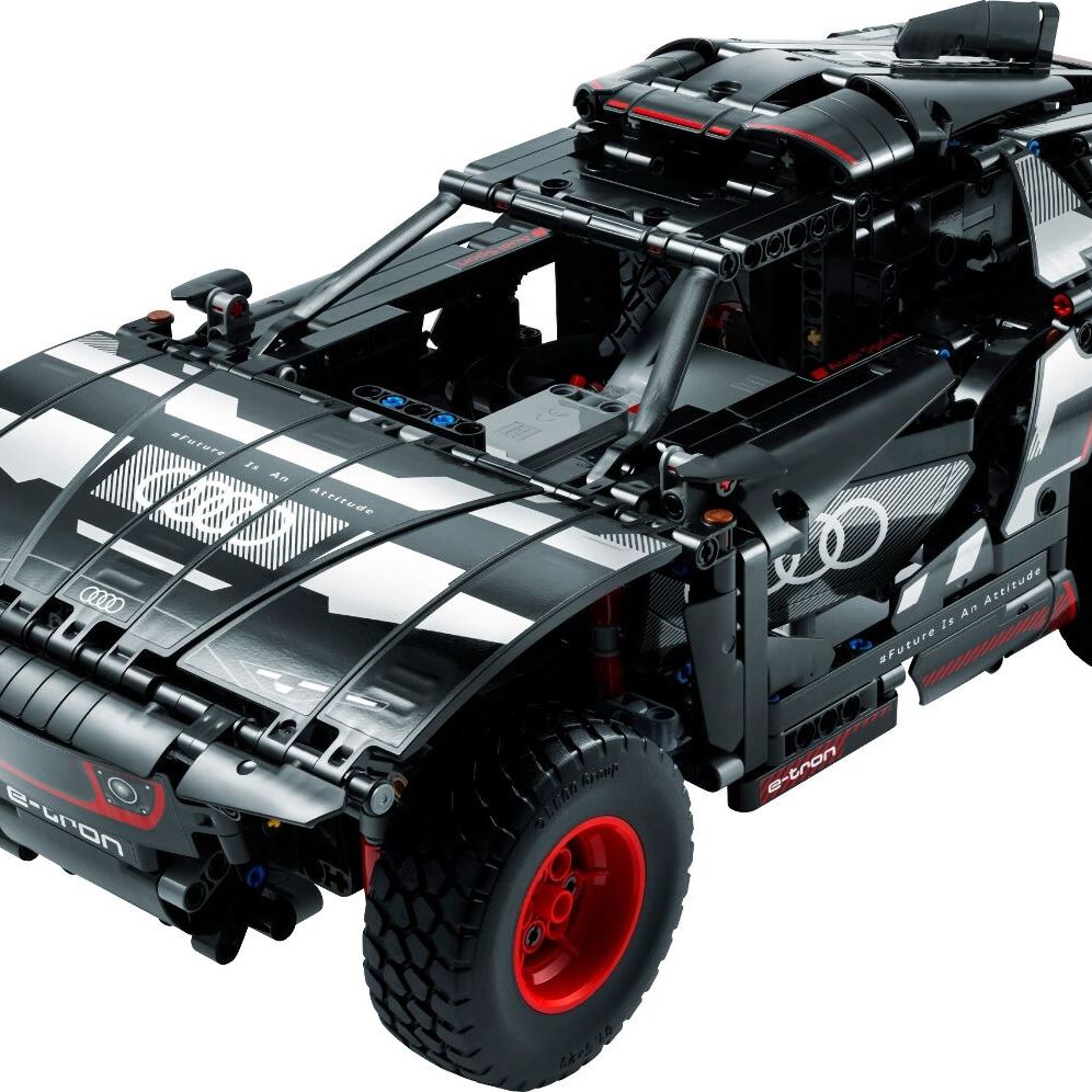 LEGO Конструктор Technic Audi RS Q e-tron