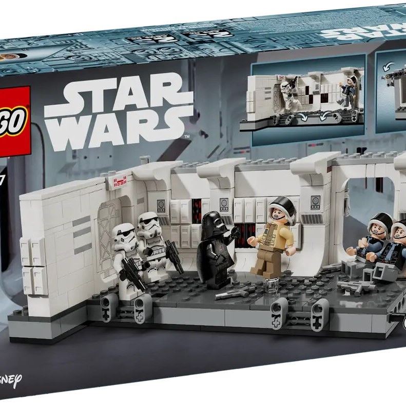 LEGO Конструктор Star Wars Посадка на борт Тантів IV