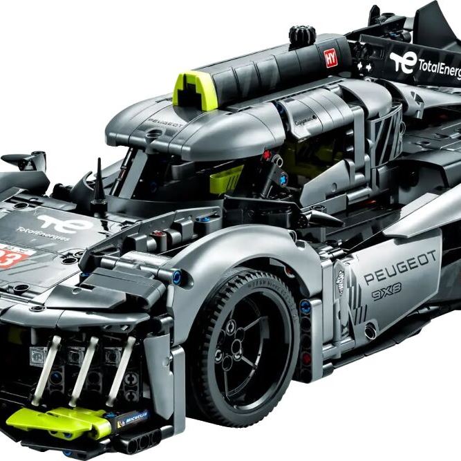 LEGO Конструктор Technic PEUGEOT 9X8 24H Le Mans Hybrid