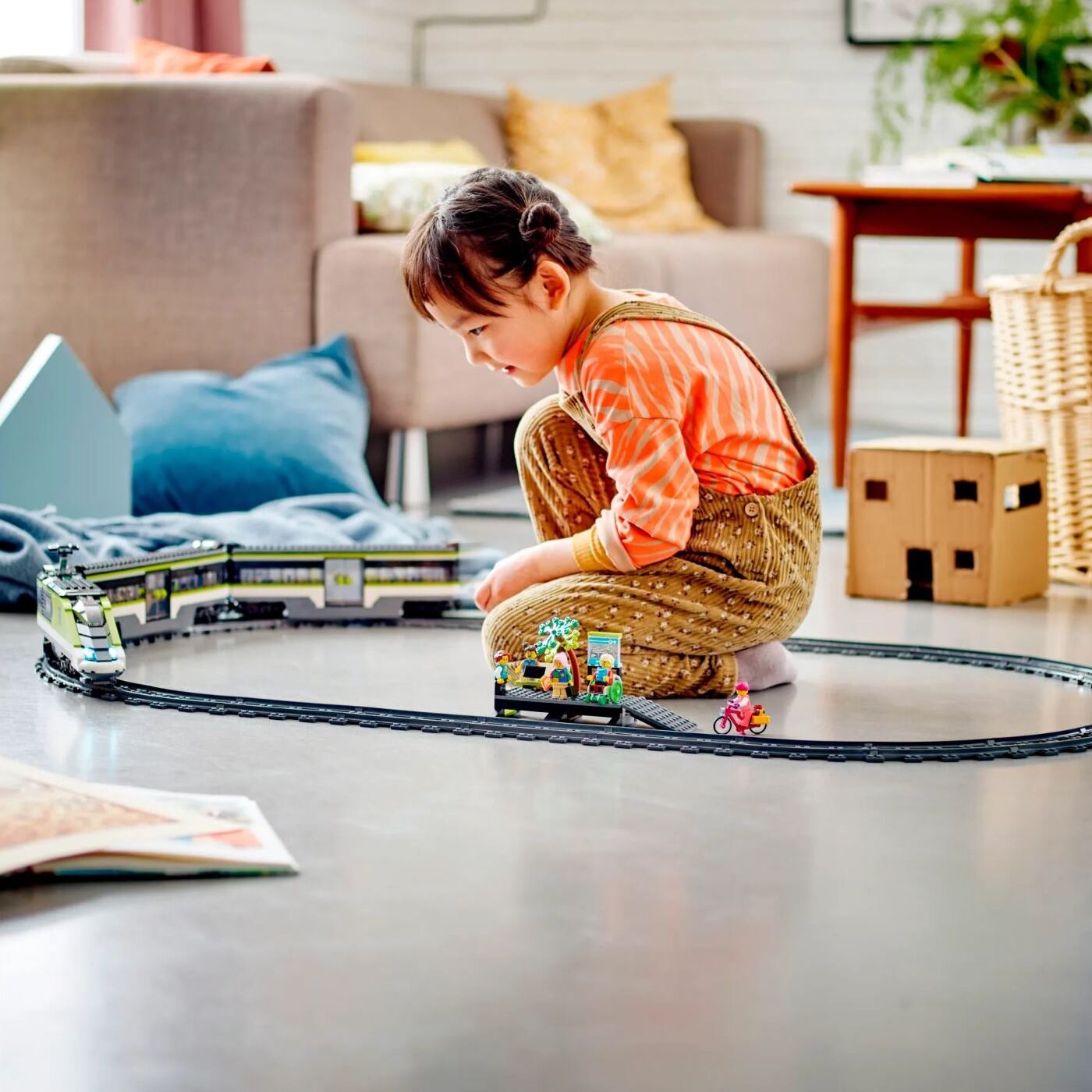 LEGO Конструктор City Trains Пасажирський потяг-експрес