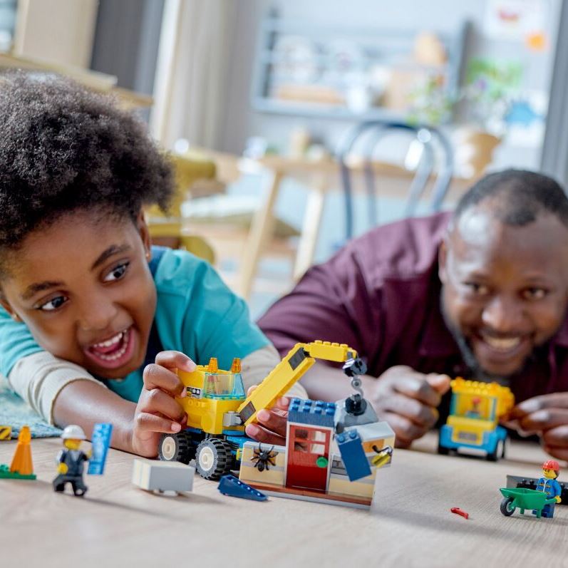 LEGO Конструктор City Будівельна вантажівка й кулястий кран-таран