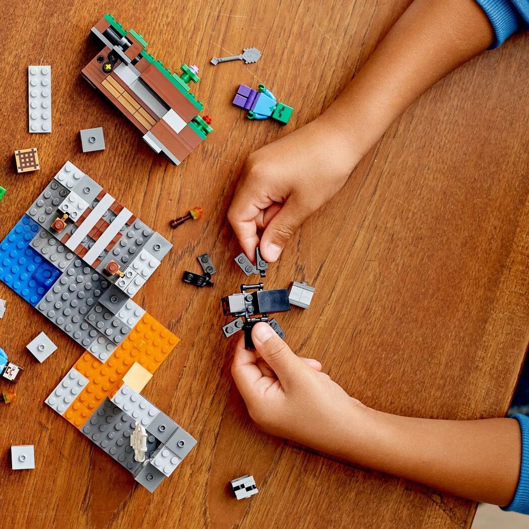 LEGO Конструктор Minecraft Закинута шахта